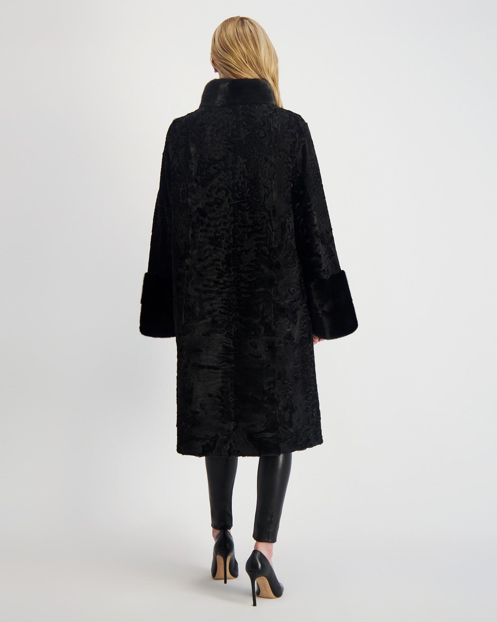 Lamb Short Coat With Mink Trim | Women | Black