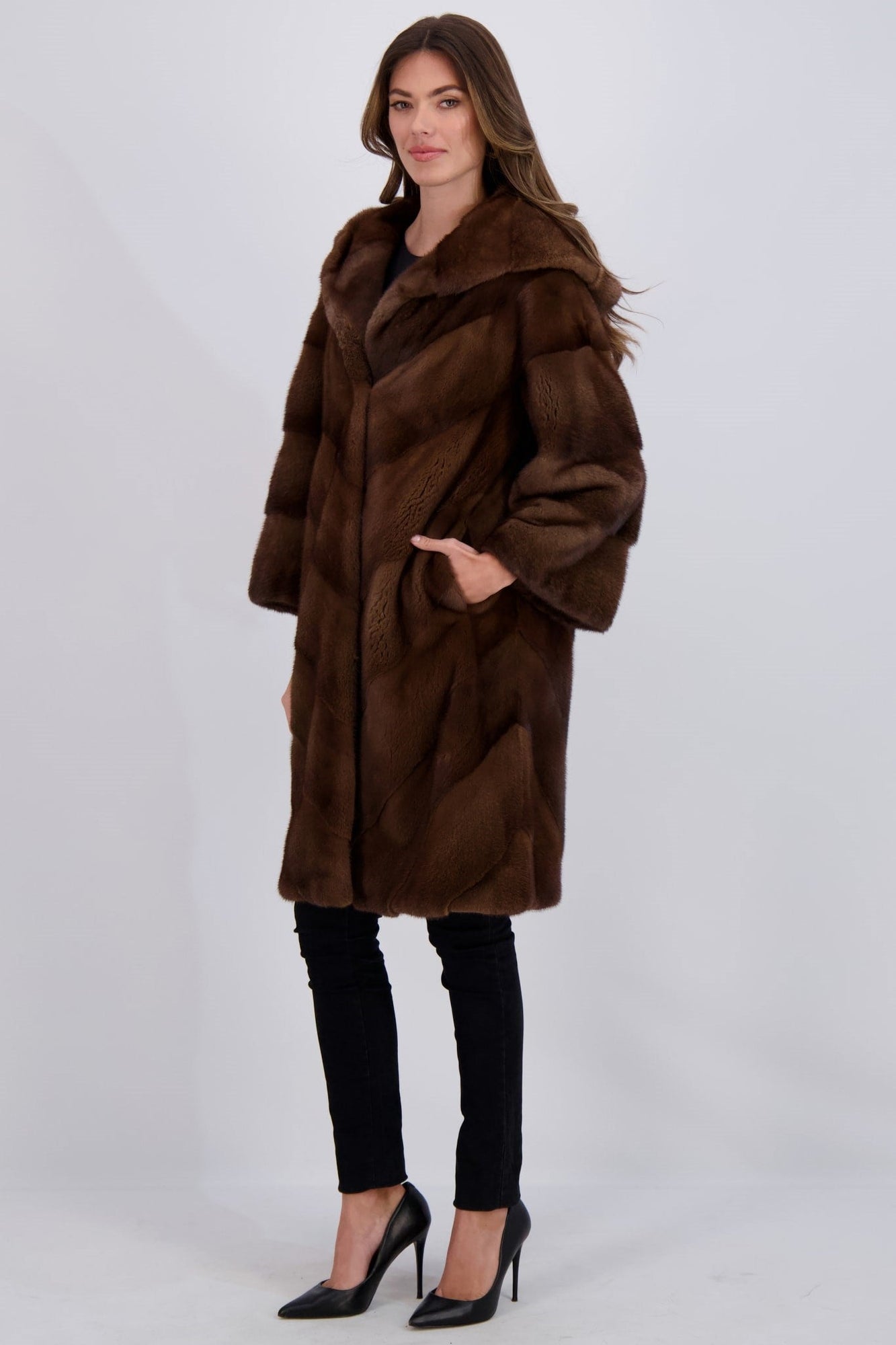 Mink Coat With Stand Up Collar | Women | Scanbrown