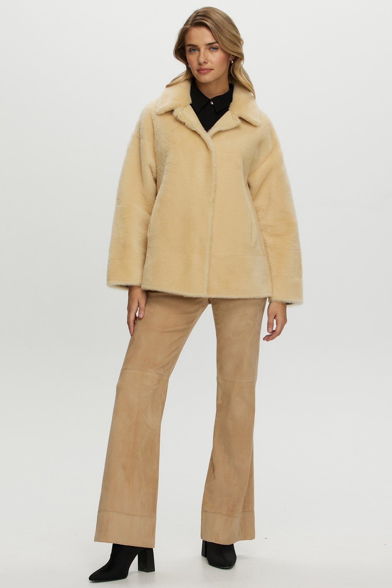 Reversible Shearling Lamb Jacket | Women | Light Yellow