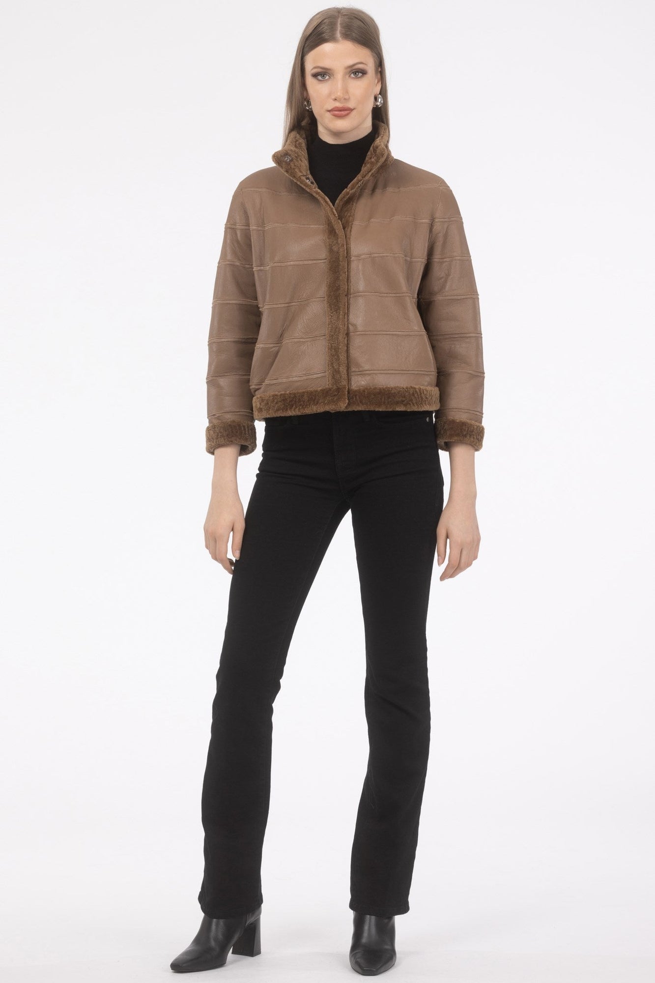 Reversible Tetured Shearling Lamb Jacket With Cropped Sleeves | Women | Camel x Camel