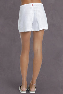 Women | Puckered Gingham Fly Front Linen Short | White