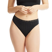 Low Rise Thong | Black